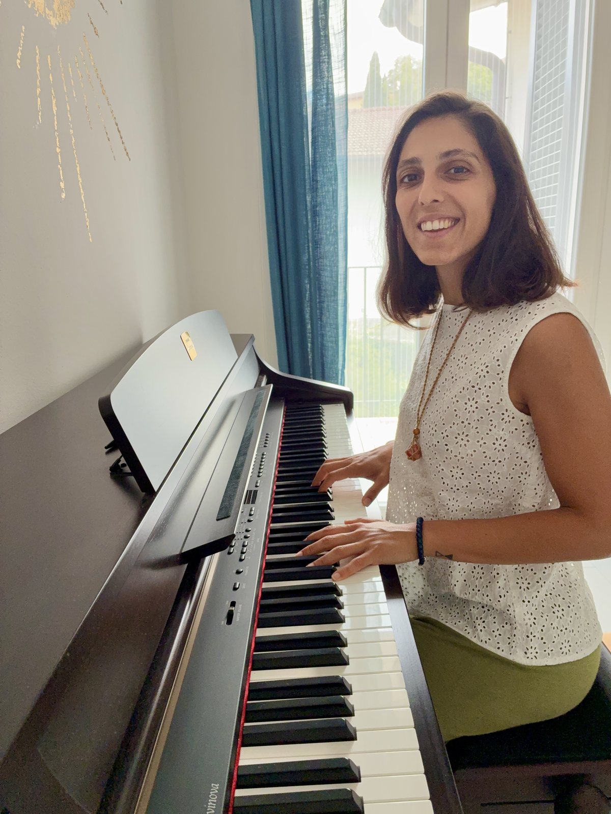 Luisa Stambene al pianoforte